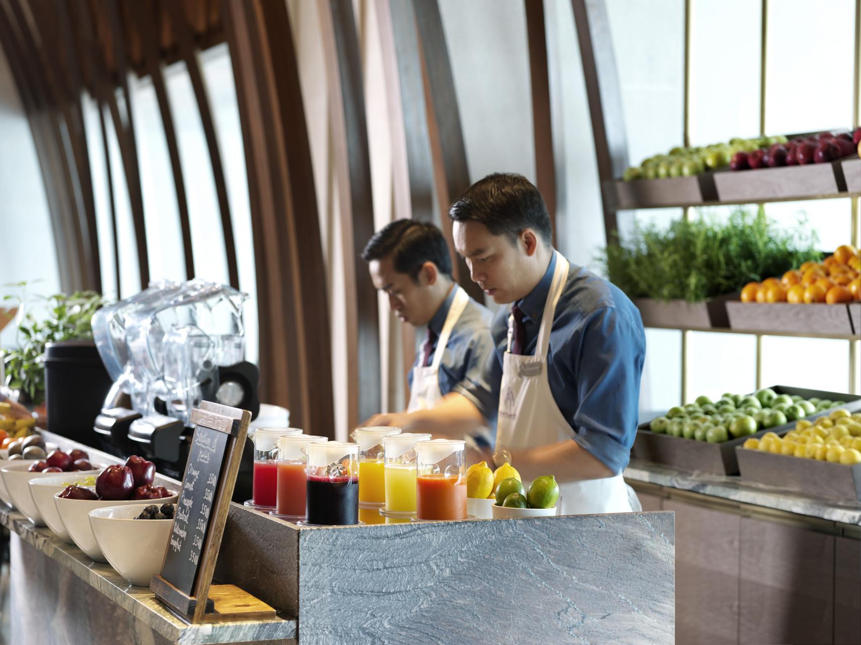 Four Seasons Hotel Kuwait At Burj Alshaya Kuwait City Exterior photo A juice bar in a hotel