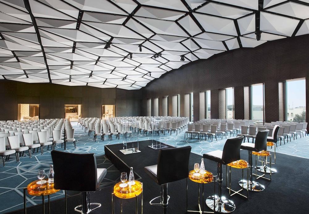 Four Seasons Hotel Kuwait At Burj Alshaya Kuwait City Exterior photo The 100-seat ballroom